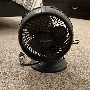 Holmes 8-Inch Fan Blizzard Oscillating Table Fan Black